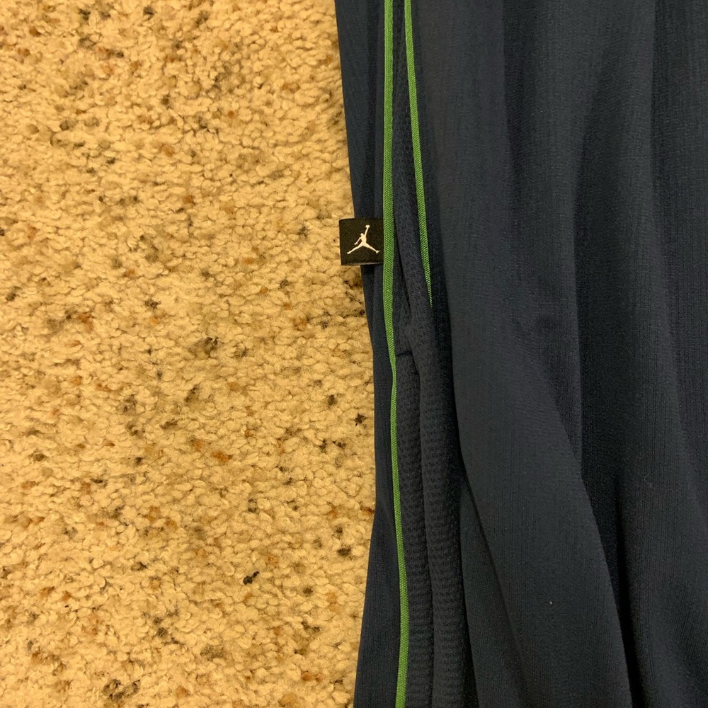 Jordan unique. Color pants that green is priceless - Picture 2 of 8